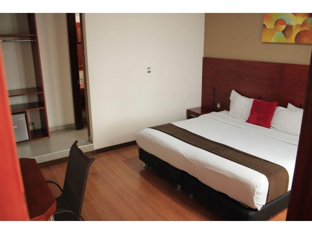 Casa de 20 alcobas en venta en Quinta Paredes, Bogotá, 532 m² · foto 6 de 20