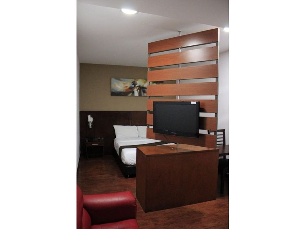 Casa de 20 alcobas en venta en Quinta Paredes, Bogotá, 532 m² · foto 18 de 20