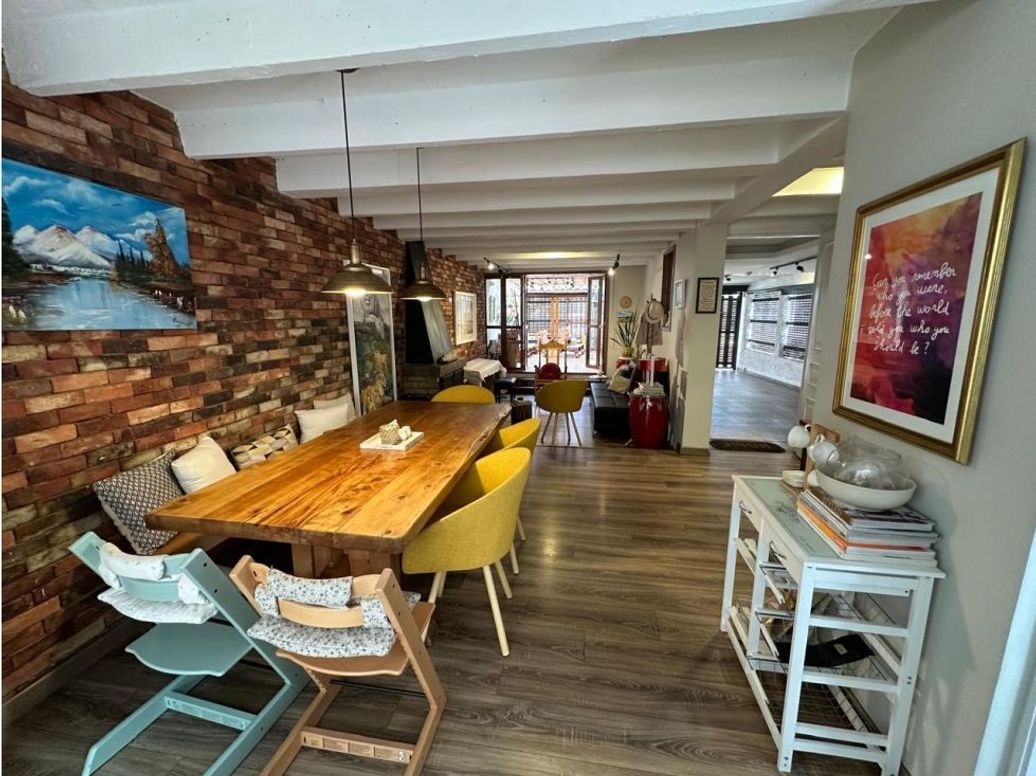 Casa de 5 alcobas en venta en Cedritos, Bogotá, 256 m² · foto 2 de 20