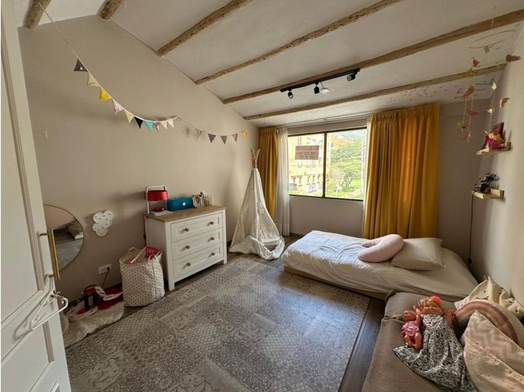 Casa de 5 alcobas en venta en Cedritos, Bogotá, 256 m² · foto 13 de 20