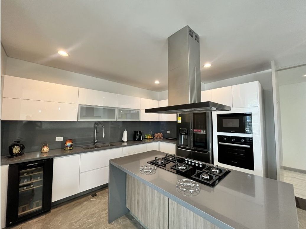 Apartamento de 3 alcobas en venta en Niza Suba, Bogotá, 245 m² · foto 15 de 20