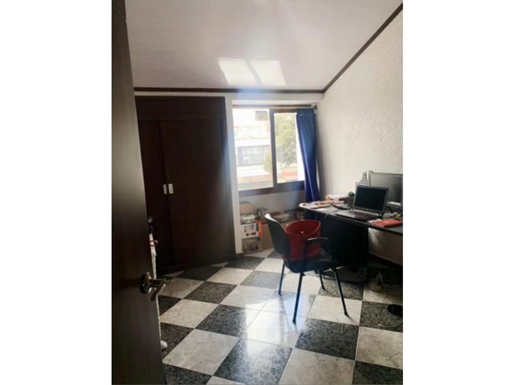 Casa de 4 alcobas en venta en Normandía, Bogotá, 236 m² · foto 13 de 13