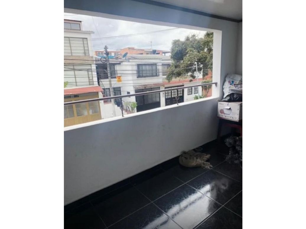 Casa de 4 alcobas en venta en Normandía, Bogotá, 236 m² · foto 9 de 13