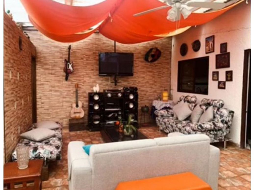 Casa de 4 alcobas en venta en Normandía, Bogotá, 236 m² · foto 2 de 13