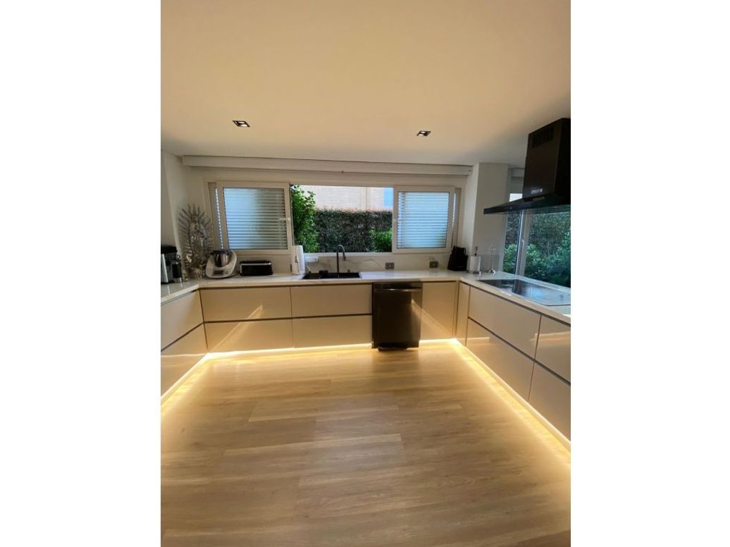 Casa de 6 alcobas en venta en San José De Bavaria, Bogotá, 300 m² · foto 15 de 20