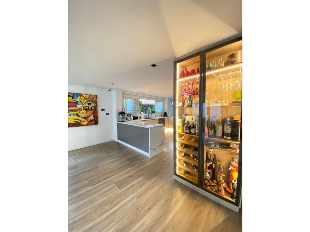 Casa de 6 alcobas en venta en San José De Bavaria, Bogotá, 300 m² · foto 16 de 20