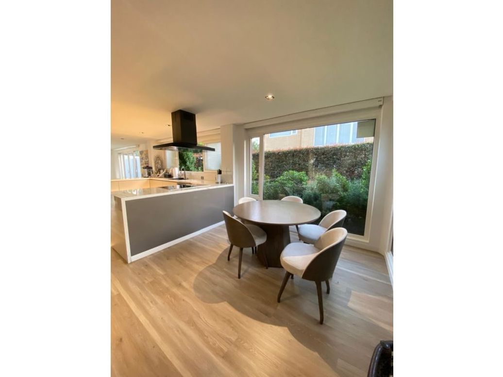 Casa de 6 alcobas en venta en San José De Bavaria, Bogotá, 300 m² · foto 13 de 20