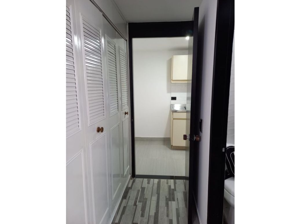 Apartamento de 3 alcobas en venta en Colina Campestre, Bogotá, 77 m² · foto 13 de 15