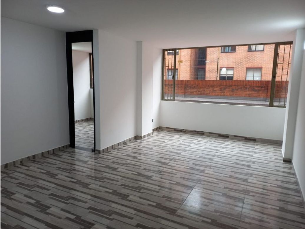 Apartamento de 3 alcobas en venta en Colina Campestre, Bogotá, 77 m² · foto 3 de 15