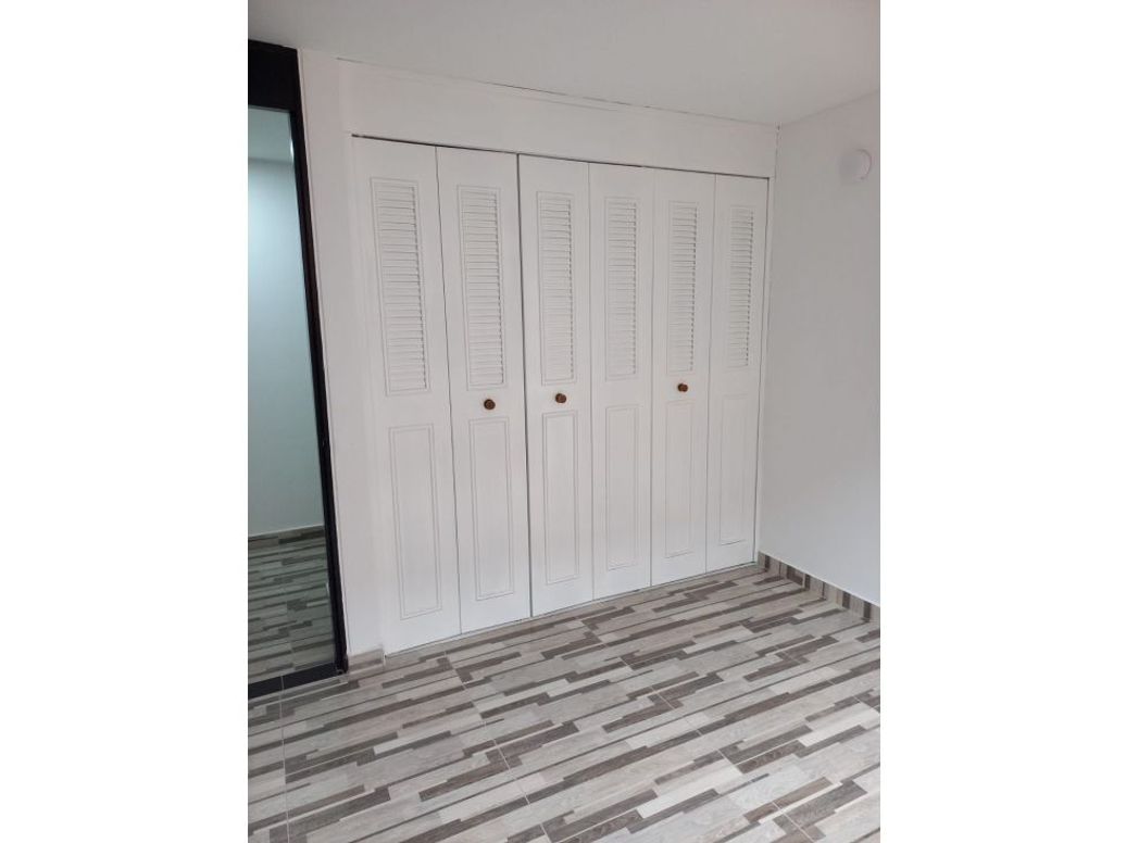 Apartamento de 3 alcobas en venta en Colina Campestre, Bogotá, 77 m² · foto 4 de 15