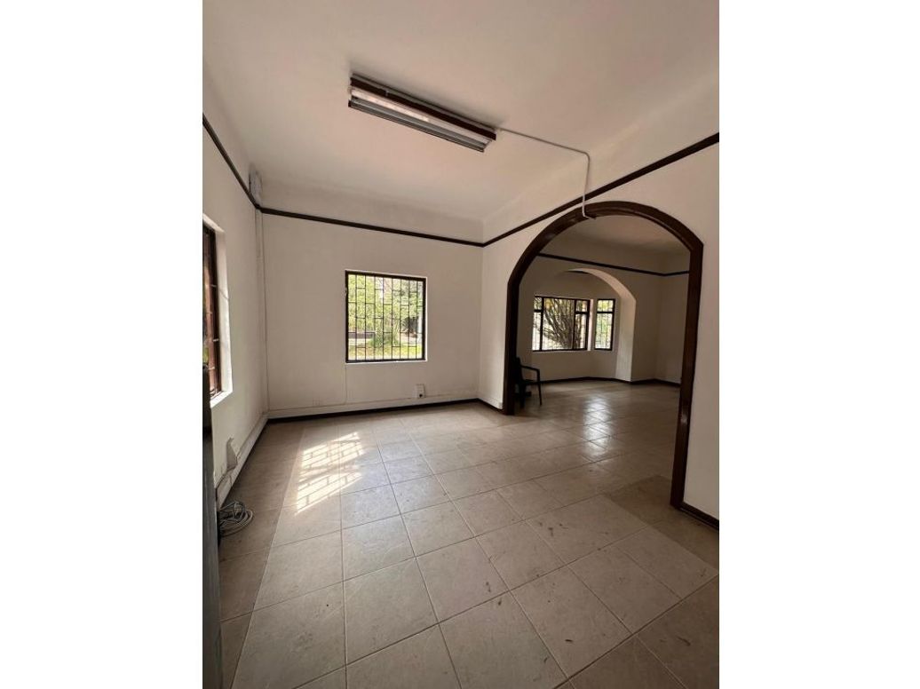 Casa de 8 alcobas en venta en Teusaquillo, Bogotá, 553 m² · foto 2 de 20