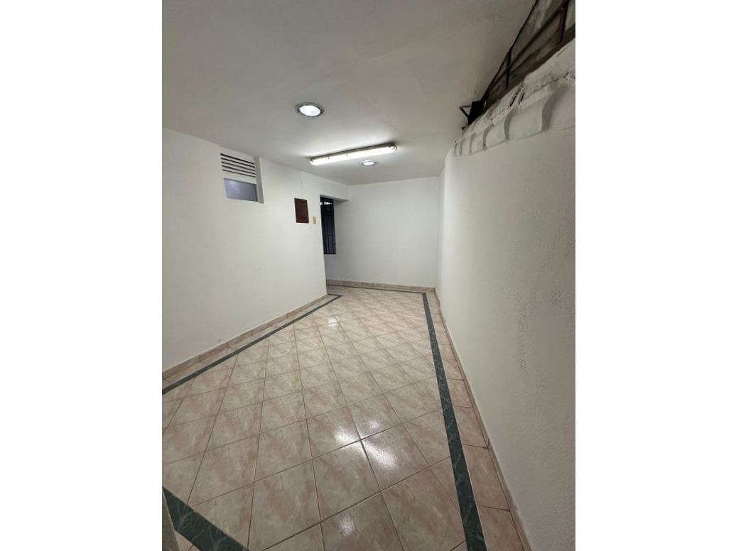 Casa de 8 alcobas en venta en Teusaquillo, Bogotá, 553 m² · foto 18 de 20