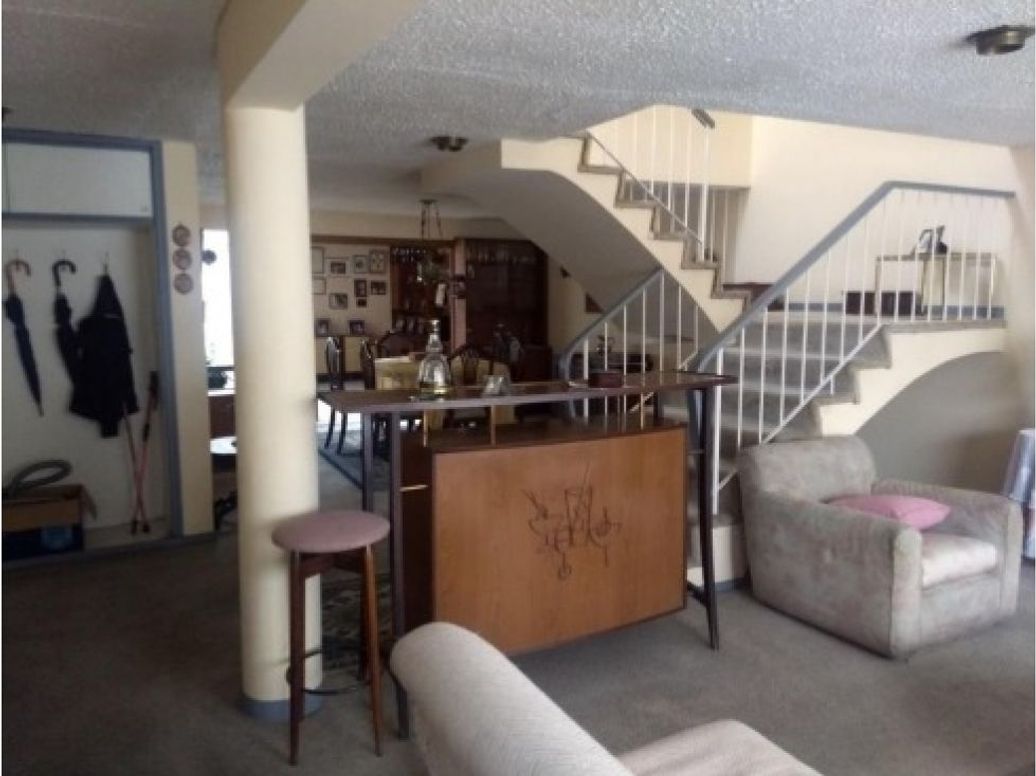 Casa de 4 alcobas en venta en Polo Club, Bogotá, 234 m² · foto 2 de 10