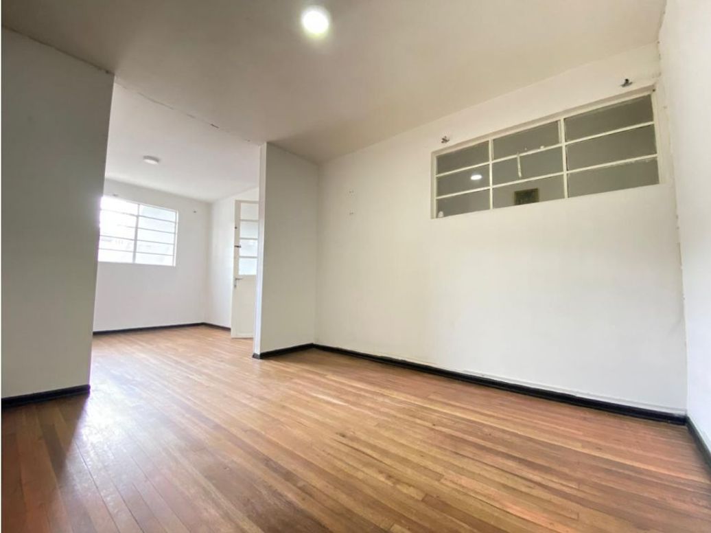 Casa de 5 alcobas en venta en Los Alcázares, Bogotá, 315 m² · foto 4 de 16