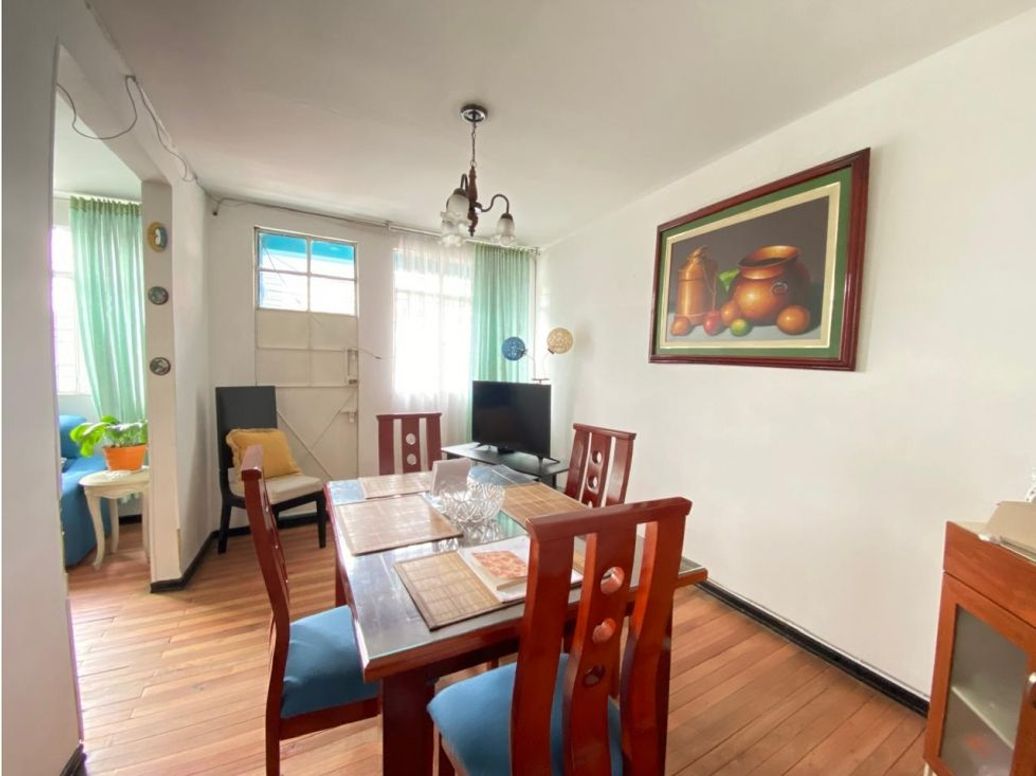 Casa de 5 alcobas en venta en Los Alcázares, Bogotá, 315 m² · foto 3 de 16