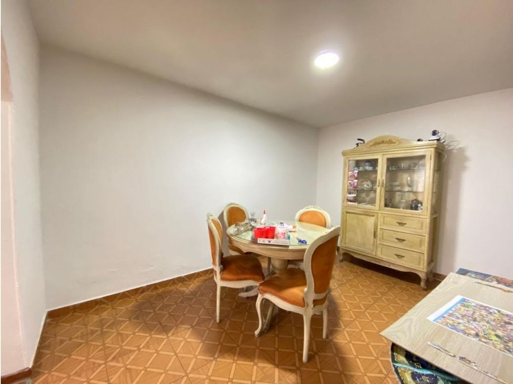 Casa de 5 alcobas en venta en Los Alcázares, Bogotá, 315 m² · foto 8 de 16