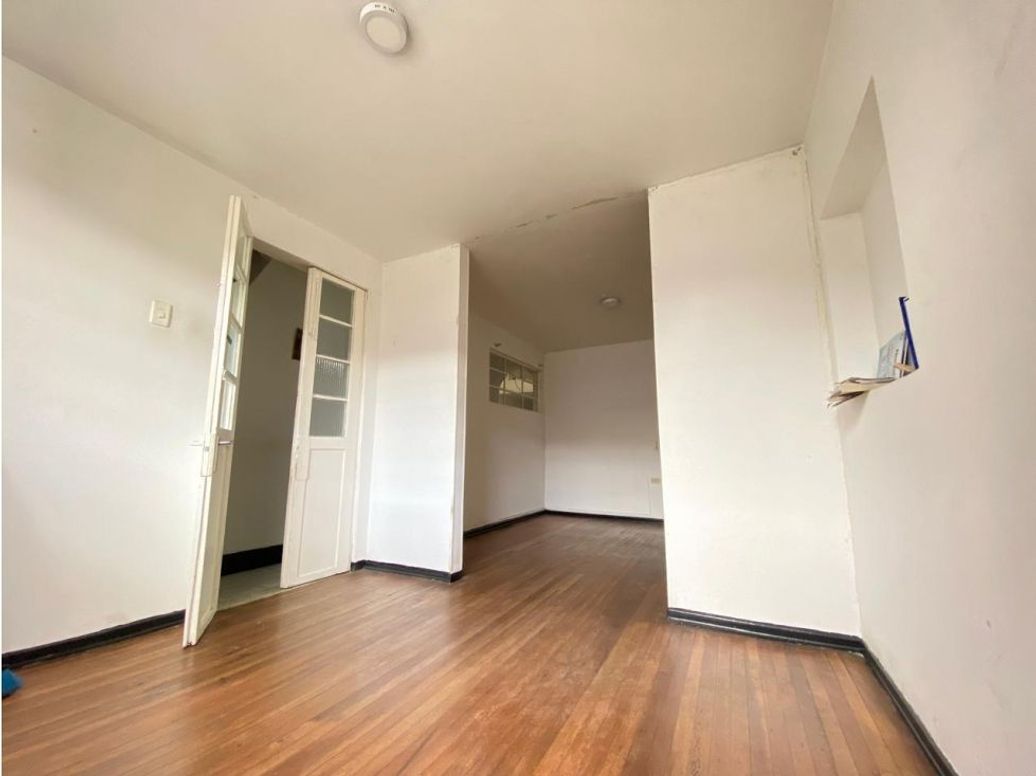 Casa de 5 alcobas en venta en Los Alcázares, Bogotá, 315 m² · foto 10 de 16