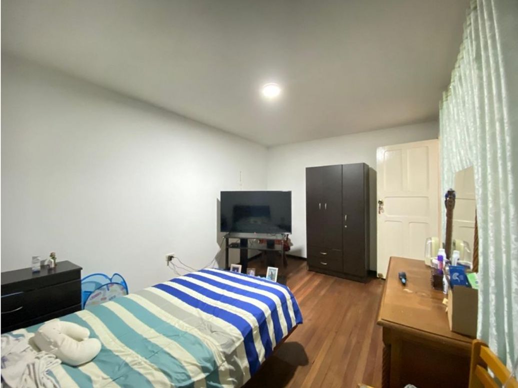 Casa de 5 alcobas en venta en Los Alcázares, Bogotá, 315 m² · foto 13 de 16