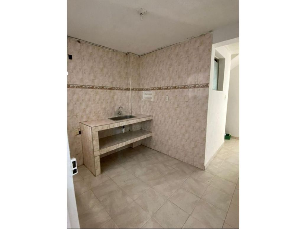 Casa de 8 alcobas en venta en Suba Centro, Bogotá, 216 m² · foto 7 de 19