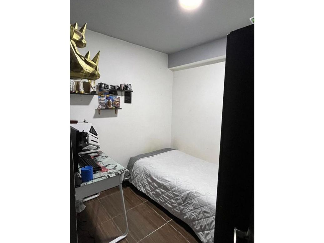 Casa de 8 alcobas en venta en Suba Centro, Bogotá, 216 m² · foto 18 de 19