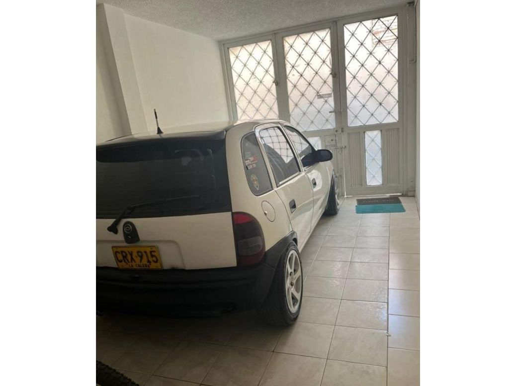 Casa de 8 alcobas en venta en Suba Centro, Bogotá, 216 m² · foto 2 de 19