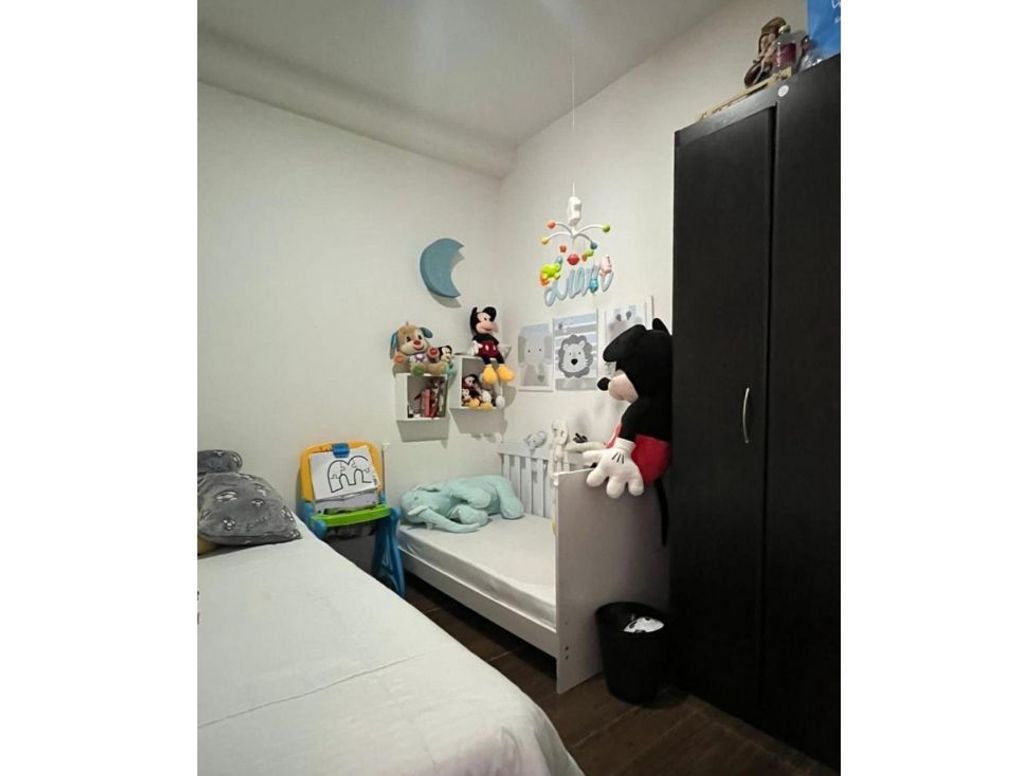 Casa de 8 alcobas en venta en Suba Centro, Bogotá, 216 m² · foto 11 de 19