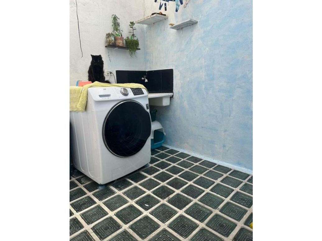 Casa de 8 alcobas en venta en Suba Centro, Bogotá, 216 m² · foto 17 de 19