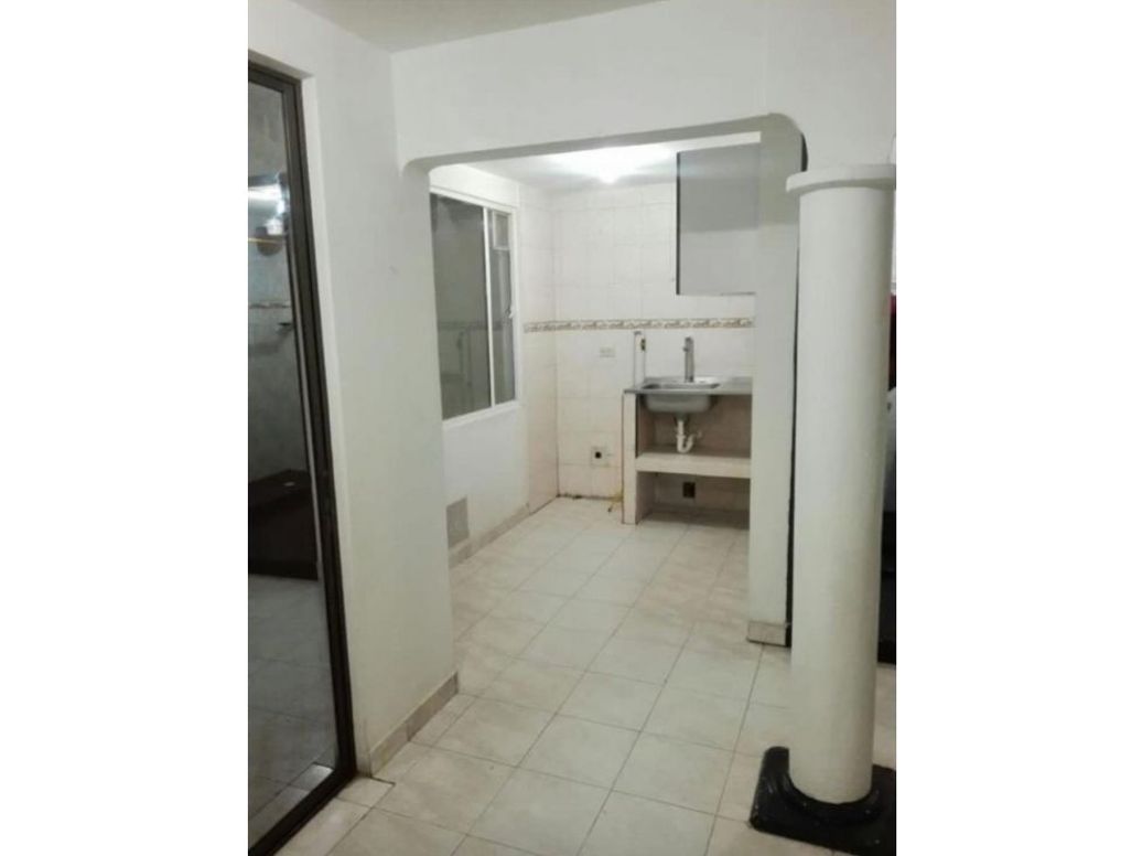 Casa de 8 alcobas en venta en Suba Centro, Bogotá, 216 m² · foto 6 de 19
