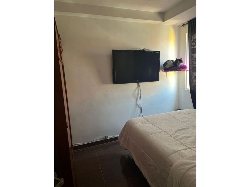 Casa de 8 alcobas en venta en Suba Centro, Bogotá, 216 m² · foto 9 de 19