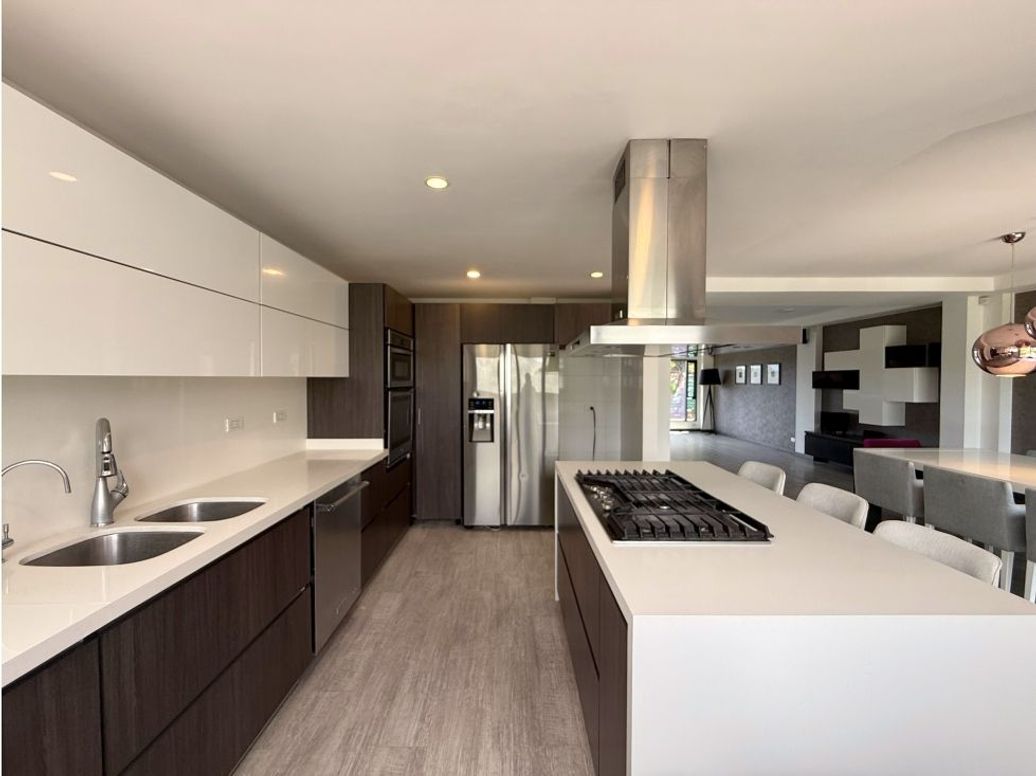 Casa de 5 alcobas en venta en Altos De Suba, Bogotá, 285 m² · foto 9 de 20