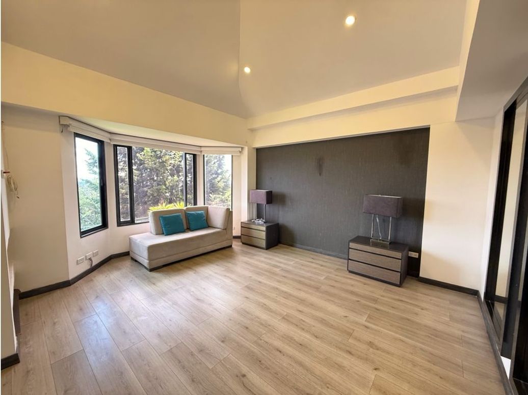 Casa de 5 alcobas en venta en Altos De Suba, Bogotá, 285 m² · foto 2 de 20