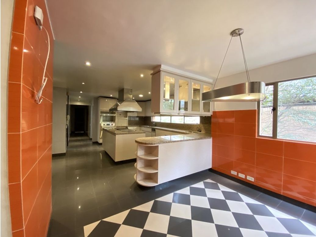 Casa de 4 alcobas en venta en Los Rosales, Bogotá, 525 m² · foto 6 de 20