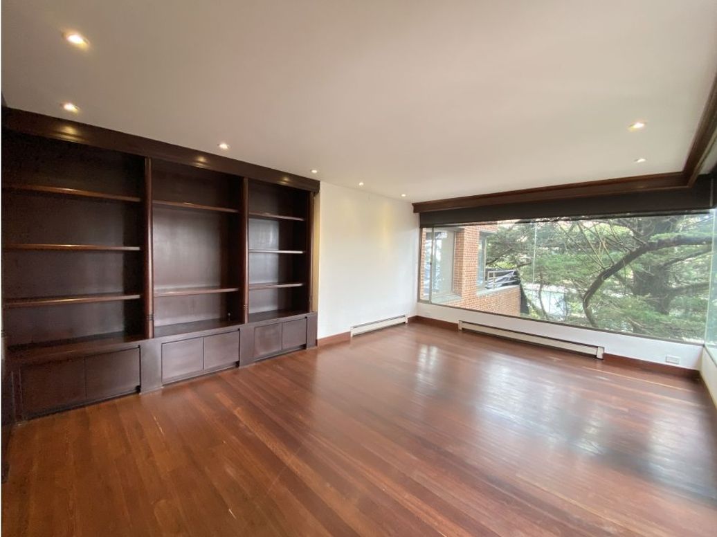 Casa de 4 alcobas en venta en Los Rosales, Bogotá, 525 m² · foto 8 de 20