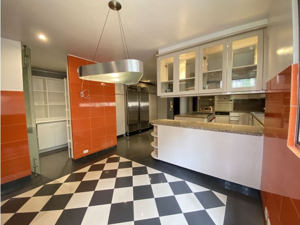 Casa de 4 alcobas en venta en Los Rosales, Bogotá, 525 m² · foto 5 de 20