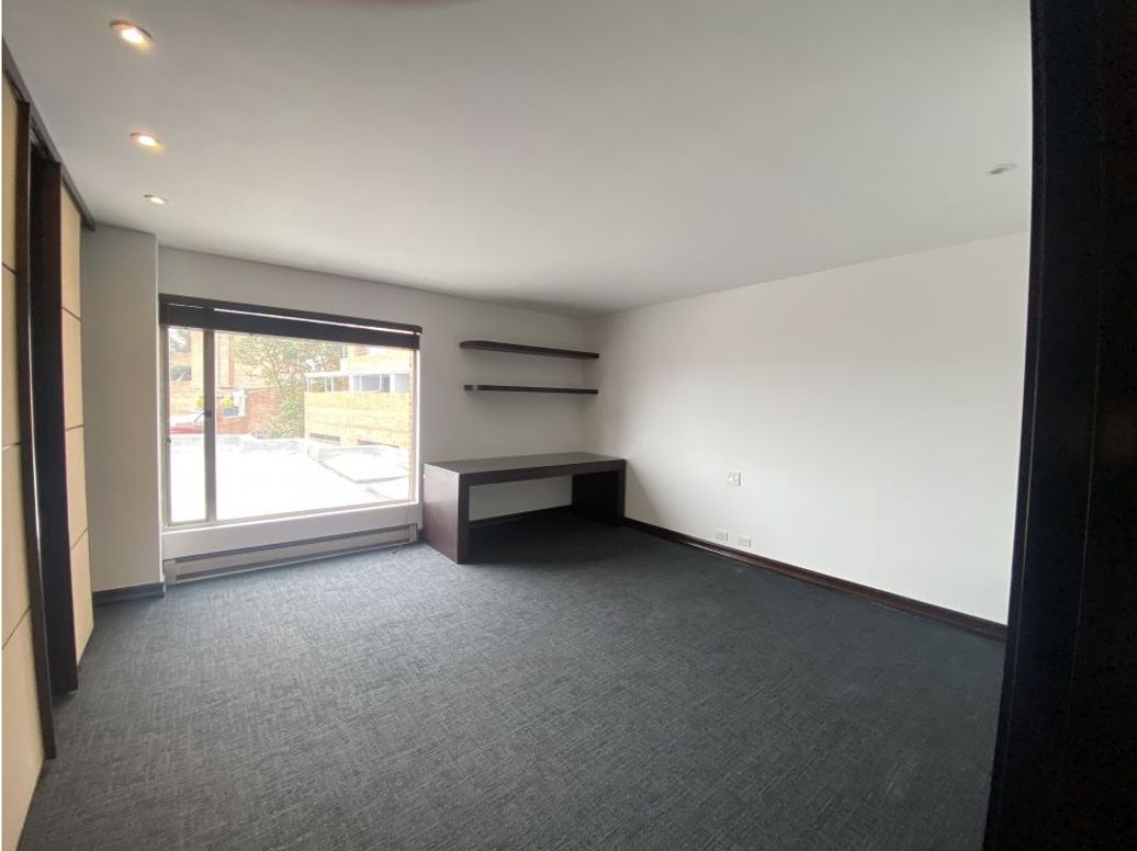 Casa de 4 alcobas en venta en Los Rosales, Bogotá, 525 m² · foto 15 de 20