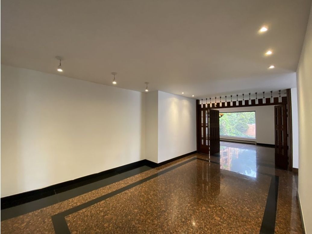 Casa de 4 alcobas en venta en Los Rosales, Bogotá, 525 m² · foto 7 de 20