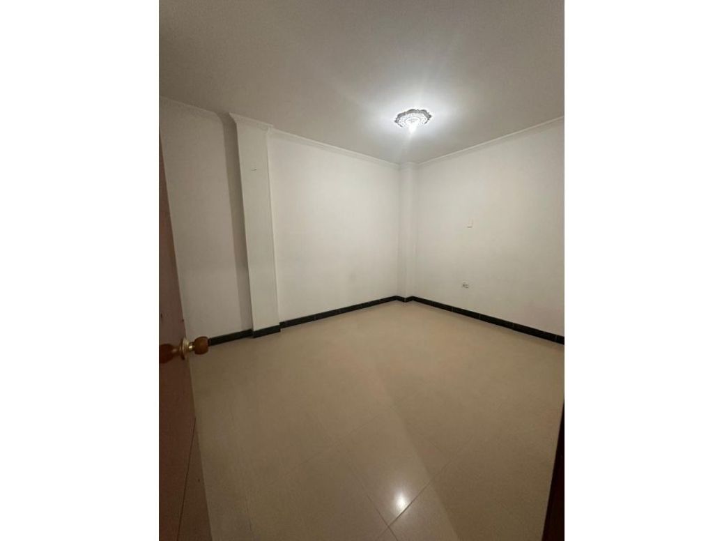 Casa de 12 alcobas en venta en Miraflores Kennedy, Bogotá, 476 m² · foto 8 de 20