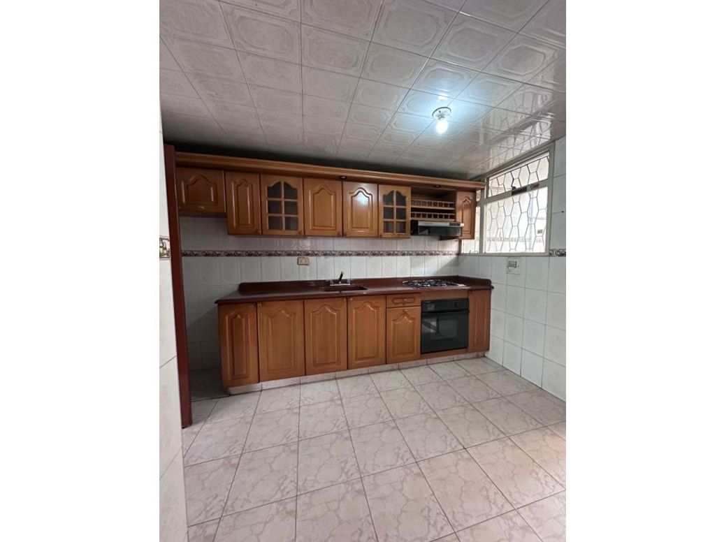 Casa en venta en Normandía, Bogotá · foto 4 de 19