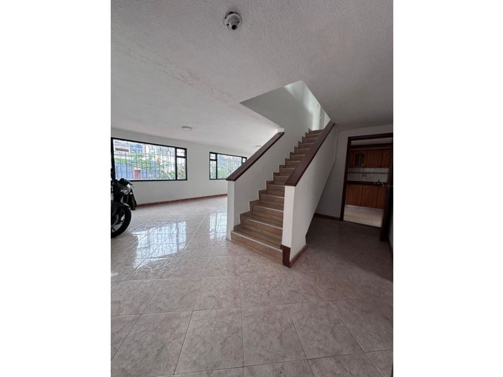 Casa en venta en Normandía, Bogotá · foto 3 de 19