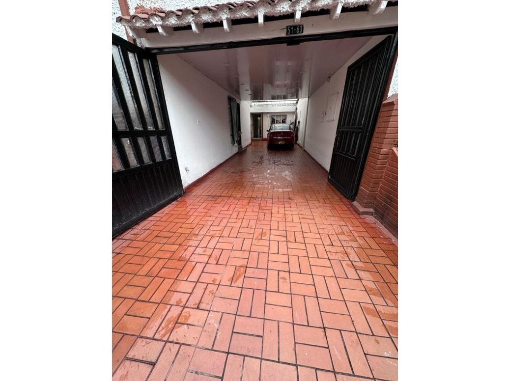 Casa en venta en Normandía, Bogotá · foto 11 de 19