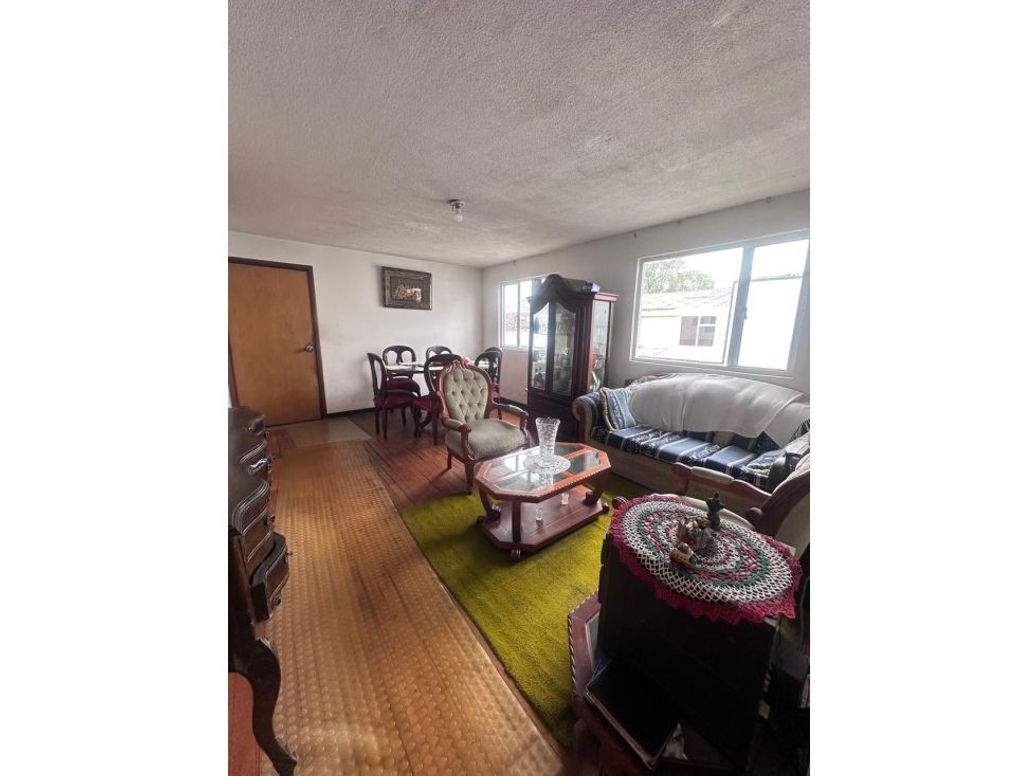 Casa en venta en Normandía, Bogotá · foto 4 de 10