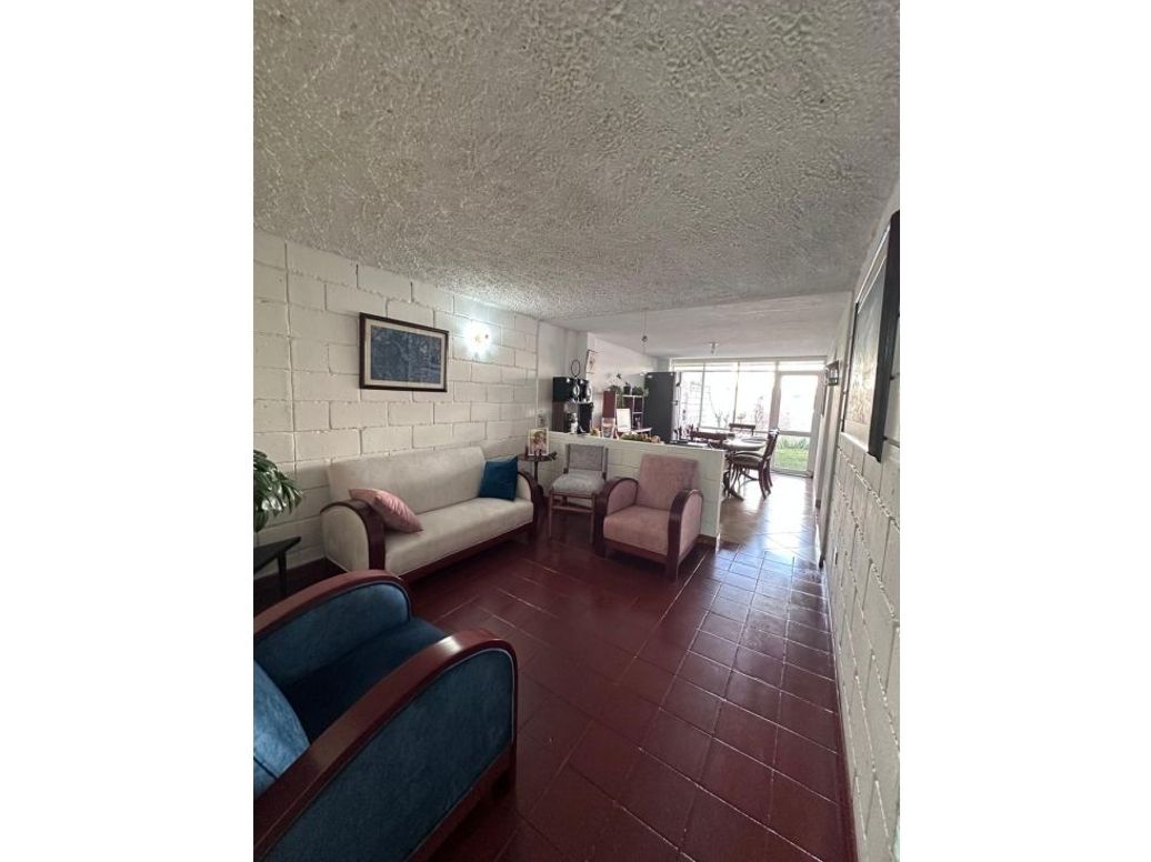 Casa de 3 alcobas en venta en Engativá, Bogotá, 220 m² · foto 2 de 17