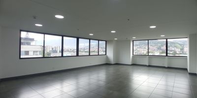 Moderna oficina ideal para potenciar los procesos de tu empresa, cuenta con amplios espacios, iluminación natural, fácil acceso, zona muy comercial.