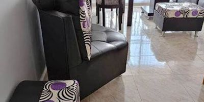 Espectacular apartamento de aproximadamente 64 mt2. cuenta con sala comedor, balcón, cocina sencilla, 3 habitaciones, 2 baños, estudio y zona de ropas, dispone de zonas comunes como gimnasio, piscina, salón social, zonas verdes, parque infantil, parqueadero comunal y para visitantes. Ubicado a 20 minutos de la plazoleta de Madrid y Centro Comercial Casa Blanca, cerca de supermercados y sector comercial aledaño, cómodo y gran acceso a transporte público y vías como Calle 13 y Calle 80. ¡Contáctanos! para agendar tu cita.