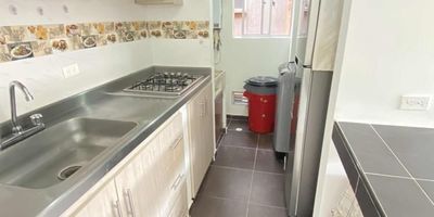 [VEN] ID HOUM: 152541

En Houm te ayudamos de forma fácil y segura. Los beneficios de comprar con nosotros:
    • Te ayudamos a conseguir financiamiento a través de una asesoría personalizada
    • Mediación y seguimiento de todo el proceso
    • Ponemos a tu disposición profesionales en notariado, registro y asesoría jurídica
¡Solo te preocupas de las firmas!

Departamento en venta, ubicado en el barrio Prados del mirador, con una superficie construida de 67.00 m² y superficie total de 67.00 m². 

Sus principales características son:

    • 3 dormitorios
    • 2 baños
    • No Admite mascotas
    • Año de construcción: 2016
            
Además, el inmueble cuenta con las siguientes amenidades:

    • Salón de eventos
    • Zona de juegos

Si compras con nosotros, te brindamos asesoría personalizada durante todo el proceso.
Más que una inmobiliaria, somos Houm.
*Aplican T&C