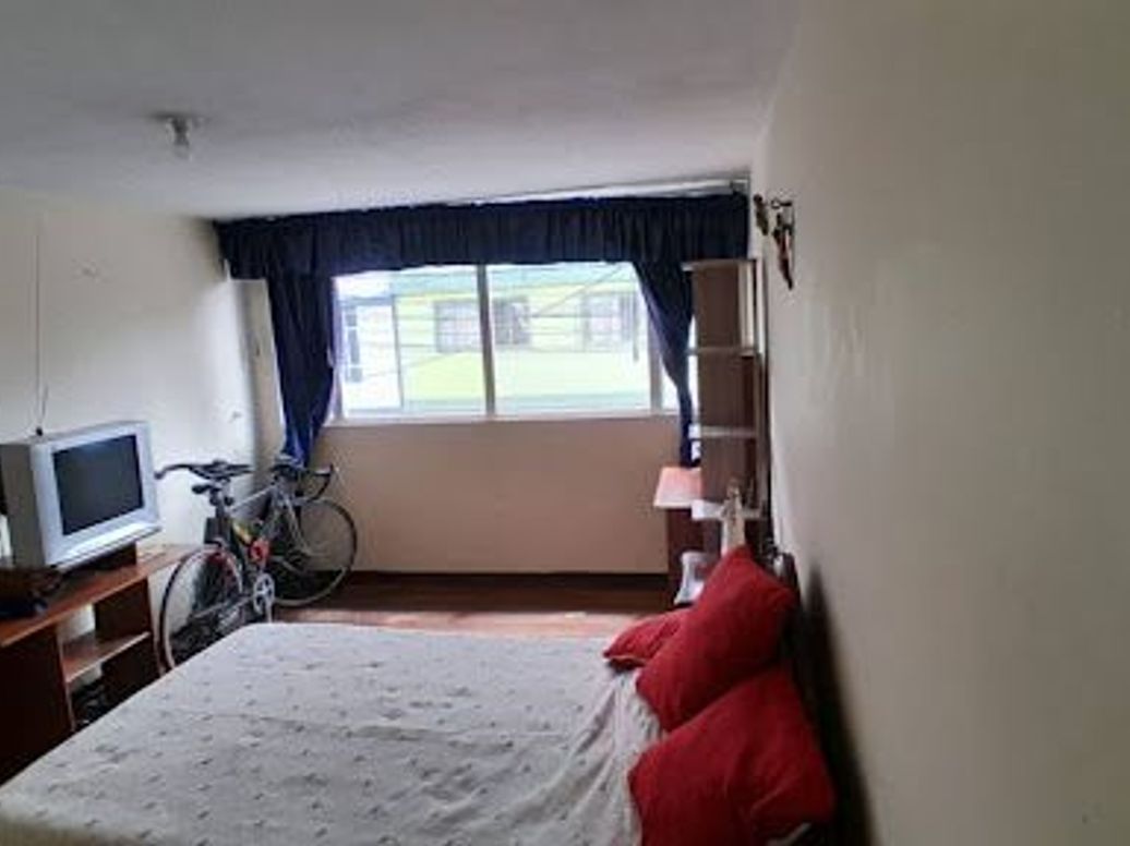 Casa de 6 alcobas en venta en Bosque Popular, Bogotá, 253 m² · foto 7 de 14