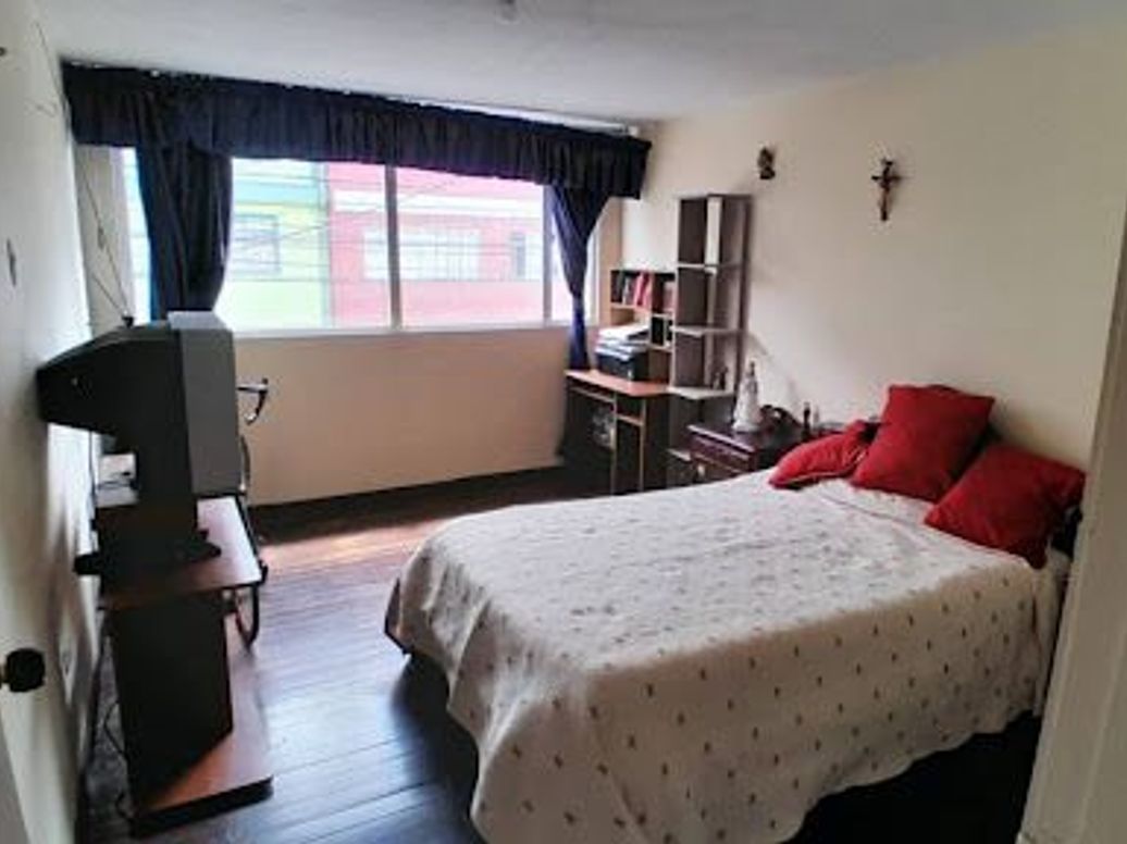 Casa de 6 alcobas en venta en Bosque Popular, Bogotá, 253 m² · foto 8 de 14