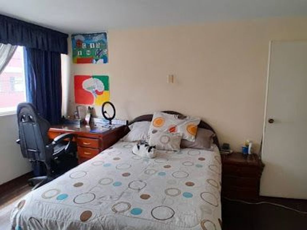 Casa de 6 alcobas en venta en Bosque Popular, Bogotá, 253 m² · foto 11 de 14