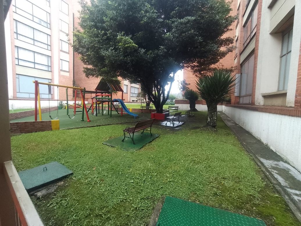 Apartamento de 3 alcobas en venta en Cjr Ibiza Iii Y Iv, Bogotá, 94 m² · foto 2 de 12