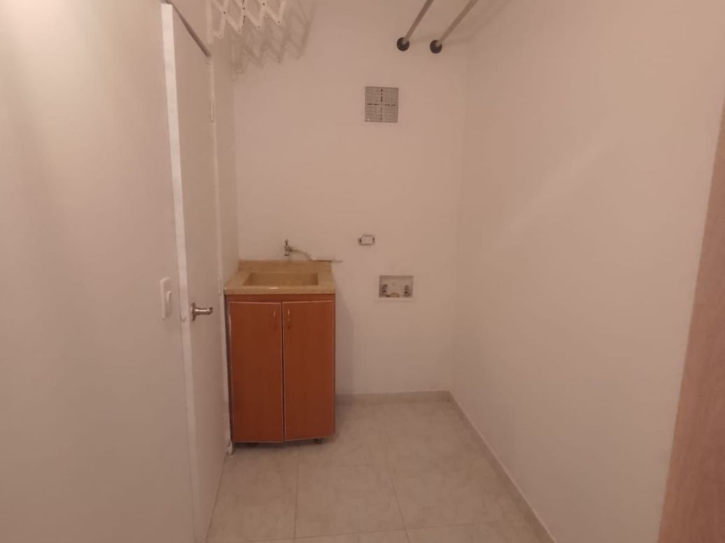 Apartamento de 3 alcobas en venta en Cjr Ibiza Iii Y Iv, Bogotá, 94 m² · foto 11 de 12
